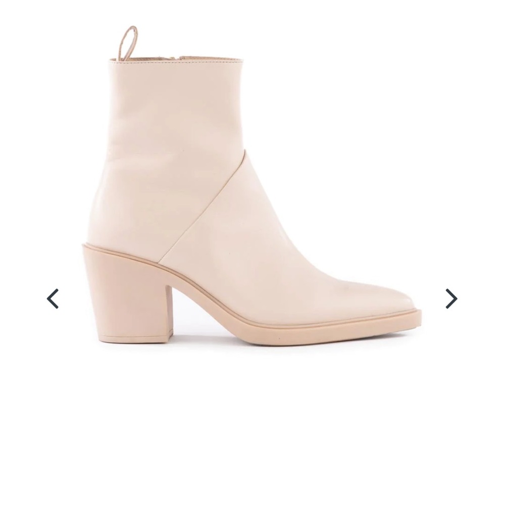 Seychelles shining star booties in cream